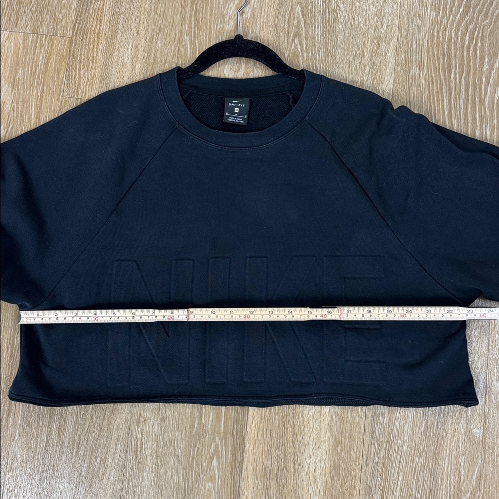 Nike versa crop embossed logo crew sweatshirt top black size Medium - Picture 5 of 7